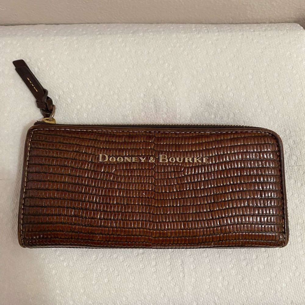 Dooney And Bourke brown Reptile Zip Around Wallet Purse Gold Hardware 7.5x3.5